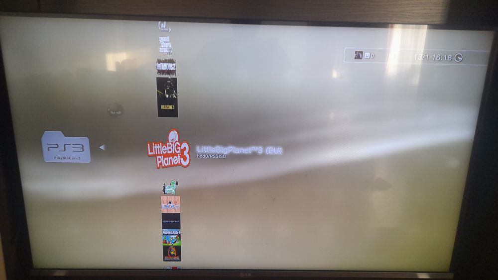 Продам прошитую Playstation 3