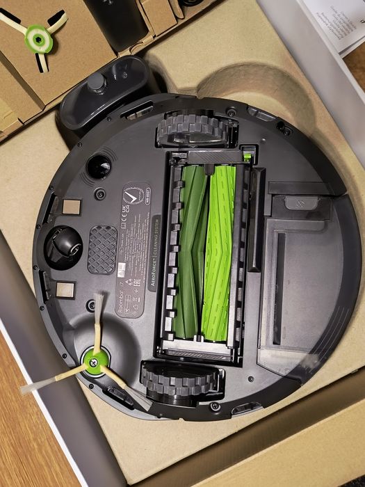 IRobot I7 Roоmba прахосмукачка робот