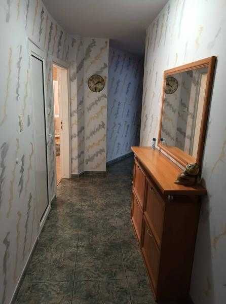 Дава се под наем Тристаен апартамент в Бургас, Лазур - 85 кв.м за 459 € - Снимка #1