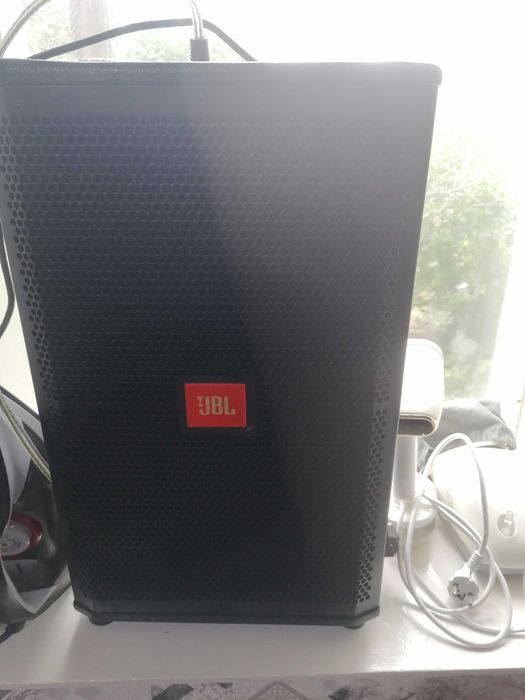 Behringer  - Jbl