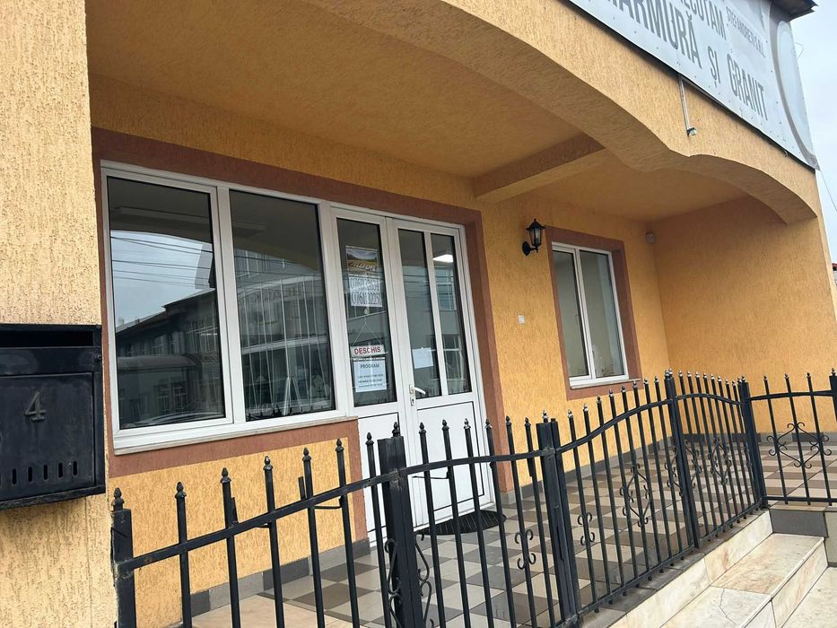 Vand Casa + Spatiu Comercial
