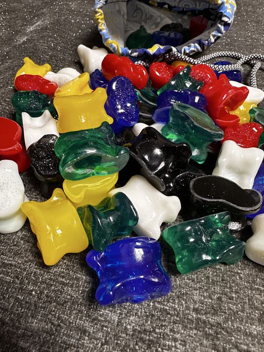 Асыки из эпоксидной смолы