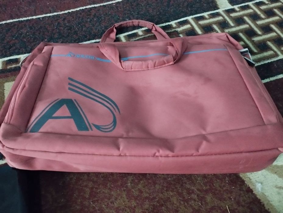 Notebook LENOVO sotiladi