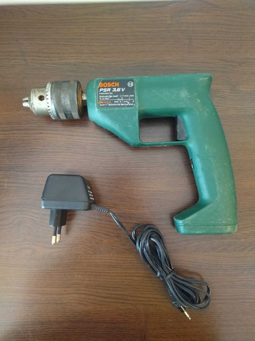 Продавам винтоверт BOSCH PSR 3.6v