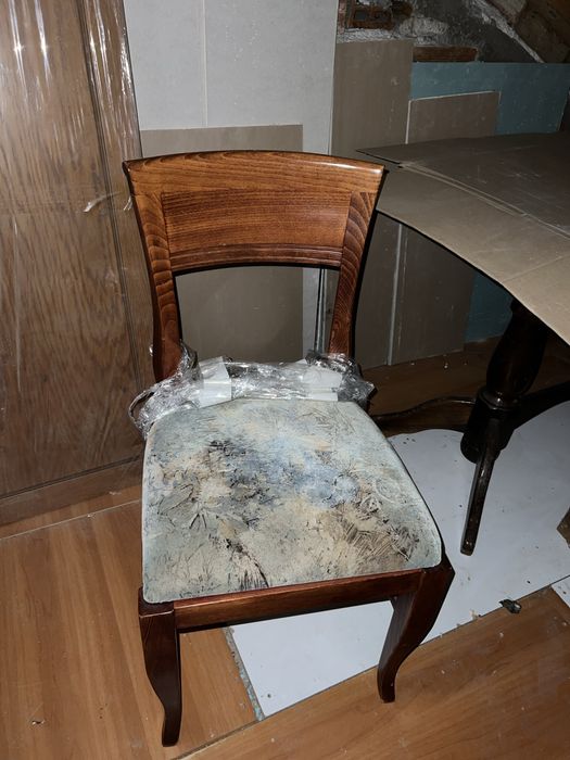 Холова гарнитура -  шкафове, маси, столове