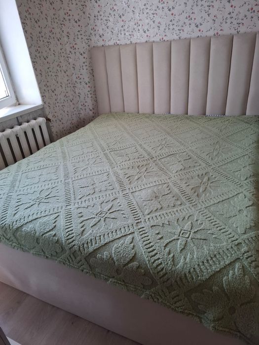 Продам двухспальную кровать