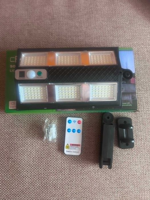 Lampa solara 600W cu panou si senzor de miscare cu telecomanda