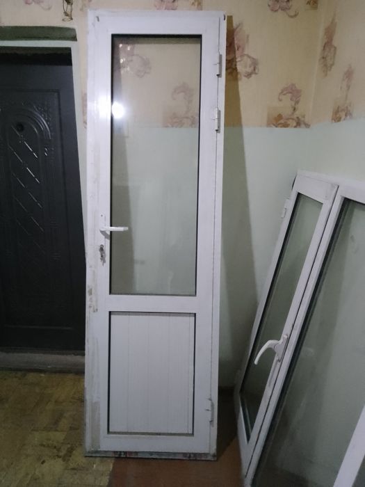 Ешик ва дераза сотилади