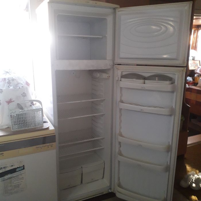 Продам холодильник
