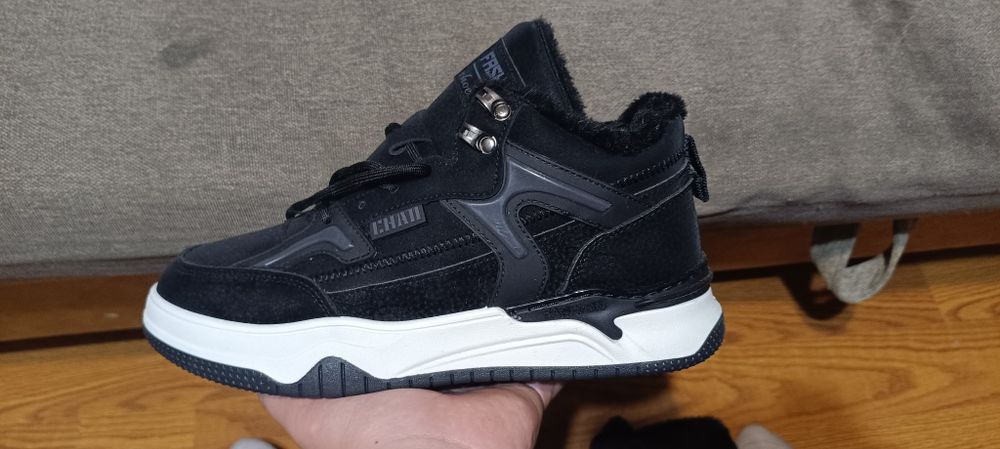 кроссовки зимние