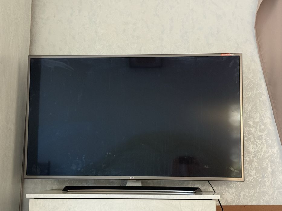 Продам телевизор LG на запчасти