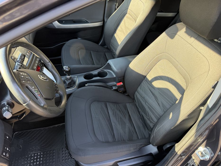 KIA CEED - An 08.2018 - Motor 1.4 CRDI 90cp - Navigatie - Camera Marsarier -