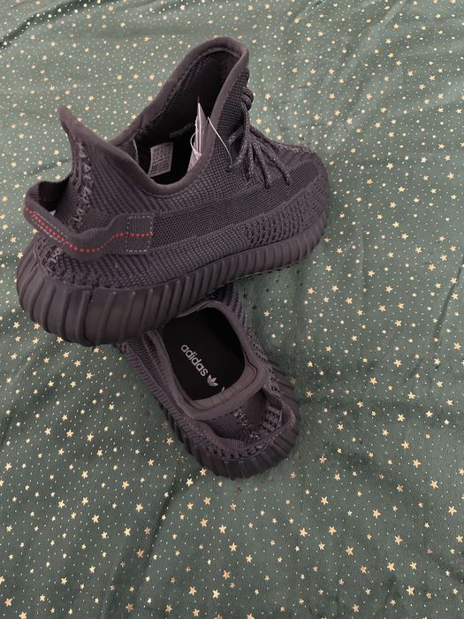 YEEZY 350 V2 Black Static