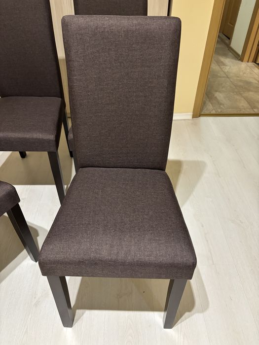 Продавам 4 броя трапезни стола