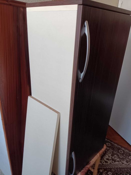 Кухненски модулни шкафове- 2 броя.