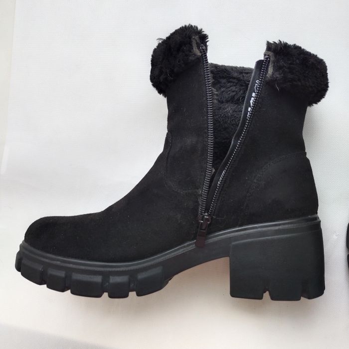 Сапоги женские продам