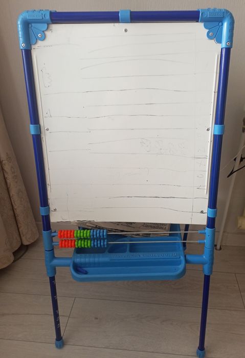 Продам мольберт .