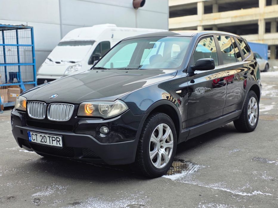 Vand Bmw x3  de culoare neagra 4x4