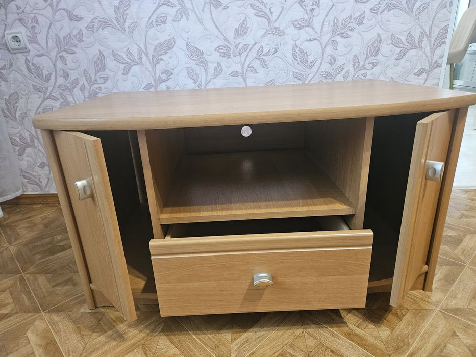 Тумба под телевизор