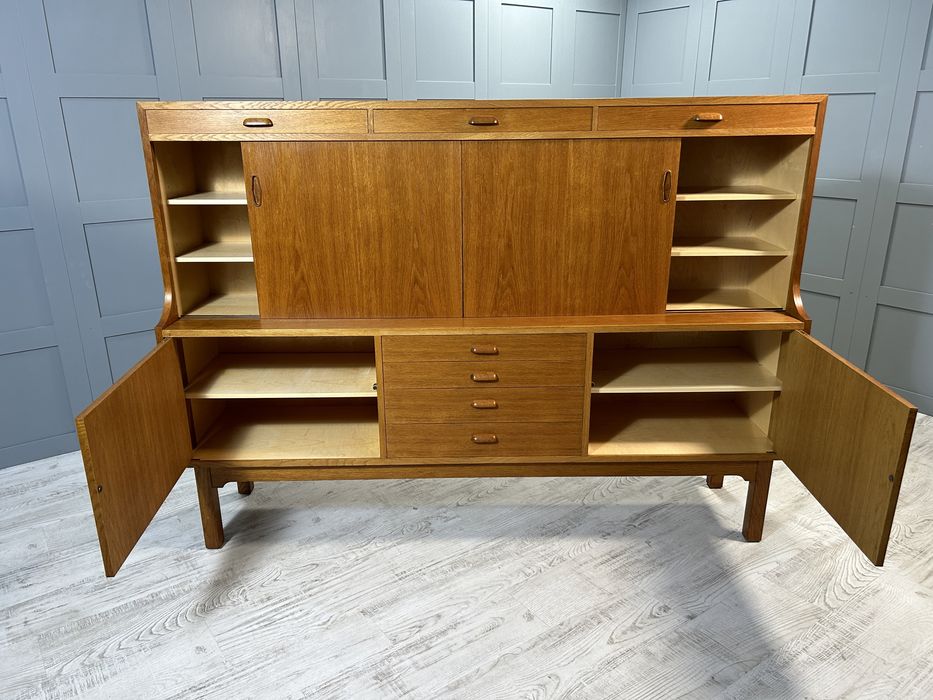 Бюфет от средата на миналия век Д864