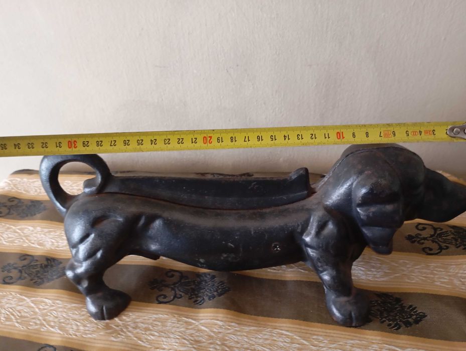 Стъргалка за обувки във формата на дакел