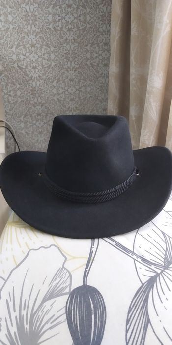 Продам ковбойскуя шляпу
