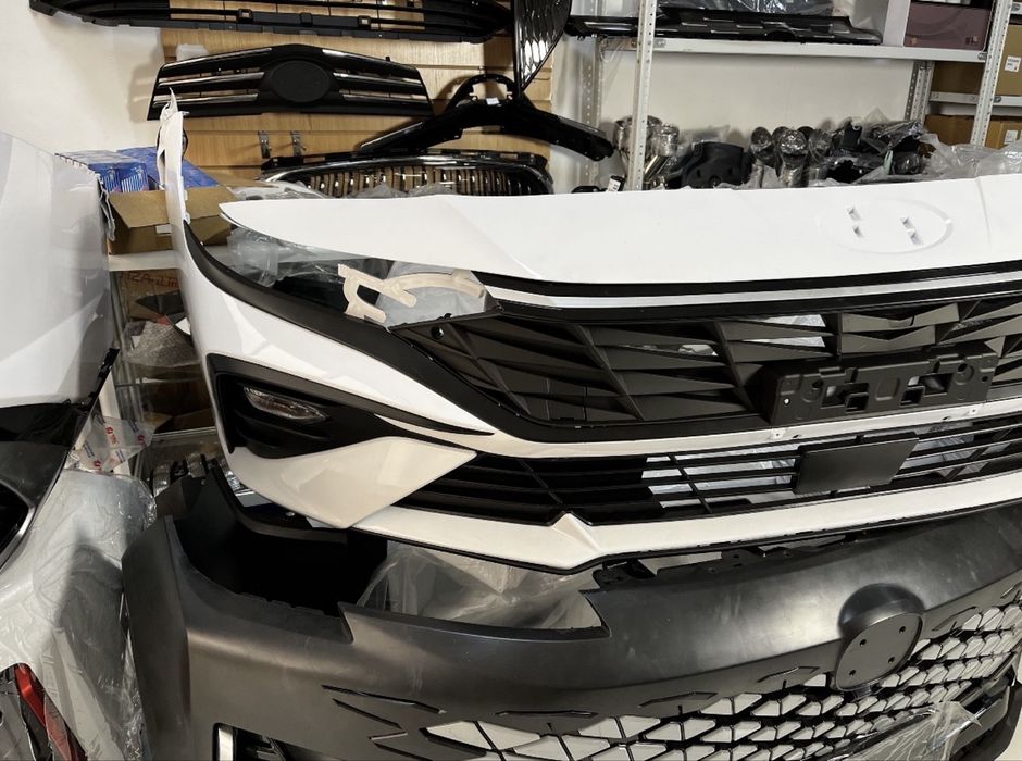 Huyndai Elantra бампер в наличии