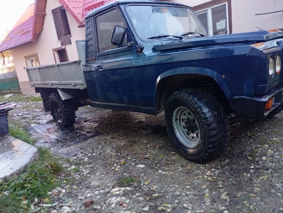 Vînd sau schimb ARO 320 Brașov cu Suzuki Vitara benzina  dau diferenț!