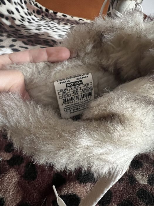 Ghete imblanita rezistente la apa Quechua crem