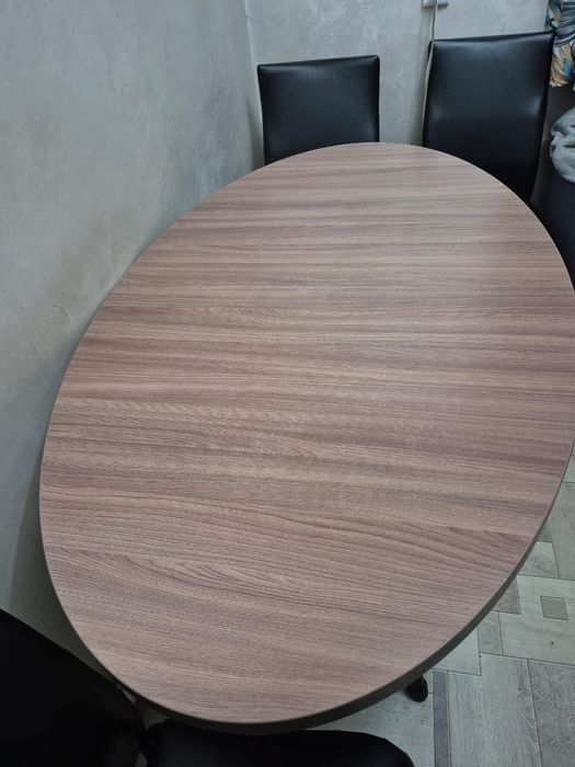 Продам обеденный стол и стулья
