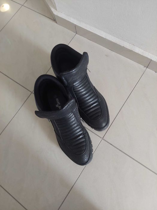 Зимни  боти номер 38 и 34