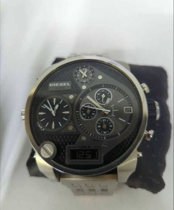 Продам стильные часы  Diesel