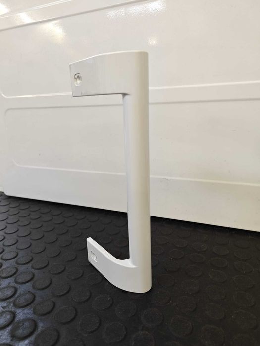 Maner frigider , combina frigorifica Beko Arctic , alb 21.5 cm intre gauri /C158