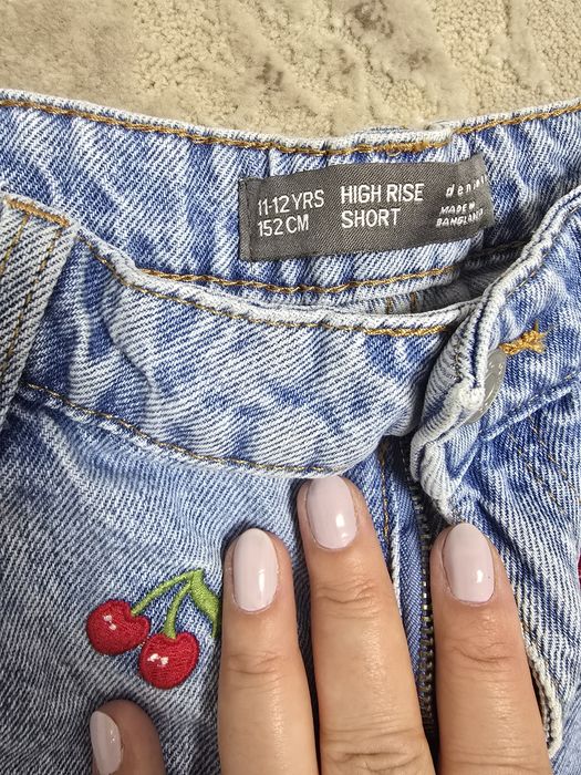 Pantaloni scurți de blug