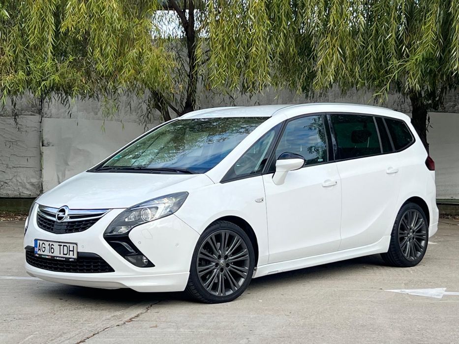 Opel Zafira Tourer /// 2.0 CDTI/// Automat///Full-options