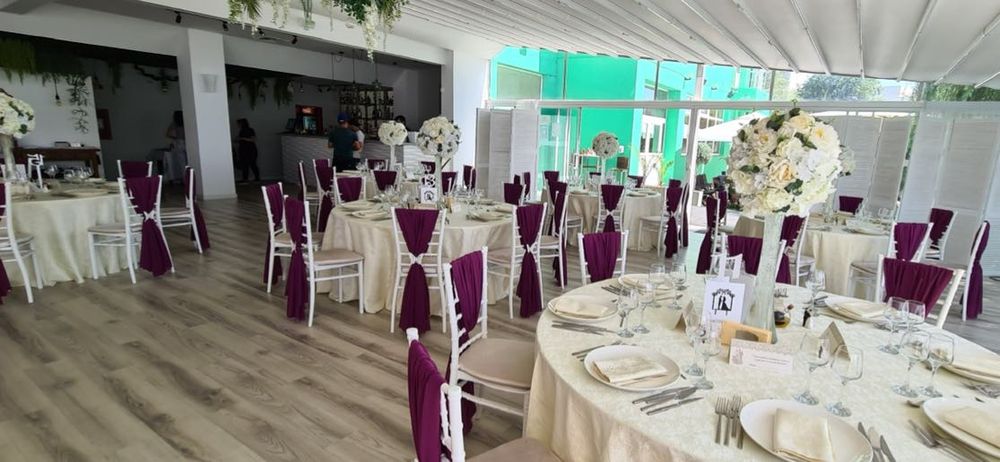 Închiriez scaune chiavari