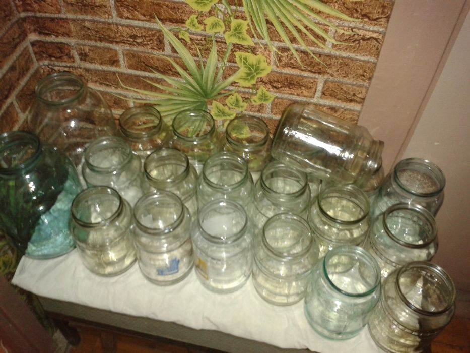 Продам. Банки. Разные. Чистые. Из дома. Без наклеек.