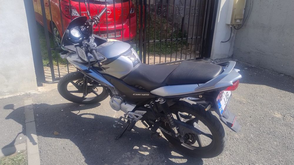 Honda cbf125 ( categoria A1)