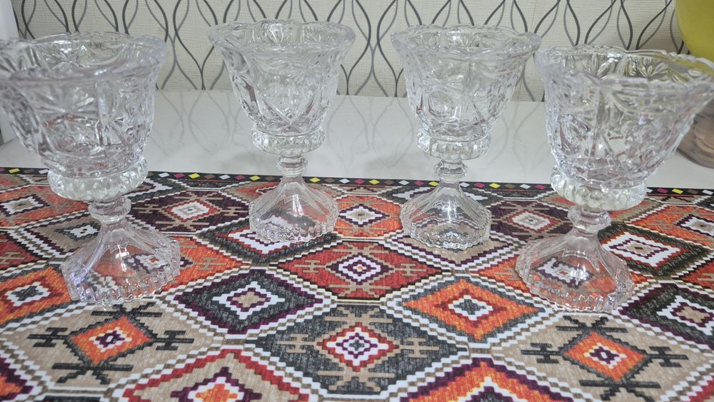 Конфеты салуға сатылады