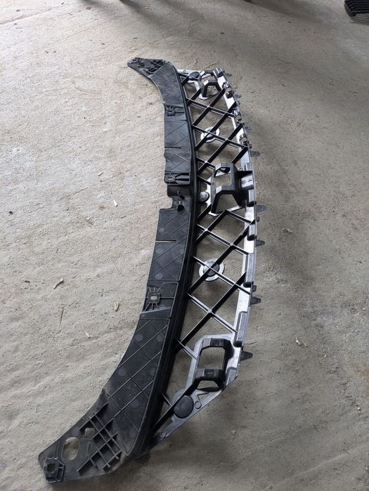 Suport central mască radiator bară trager Mercedes CLA W118