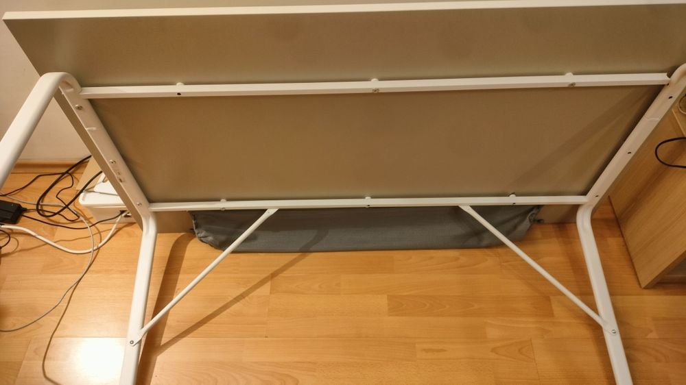 Бюро за компютър от IKEA