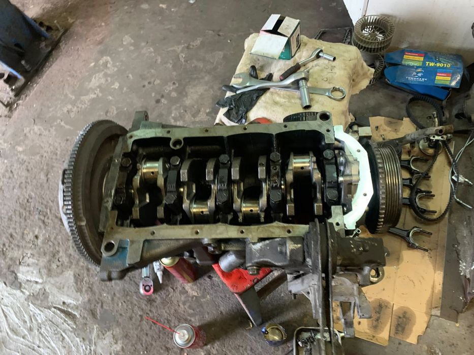 Продам двигатель 16рь 126й