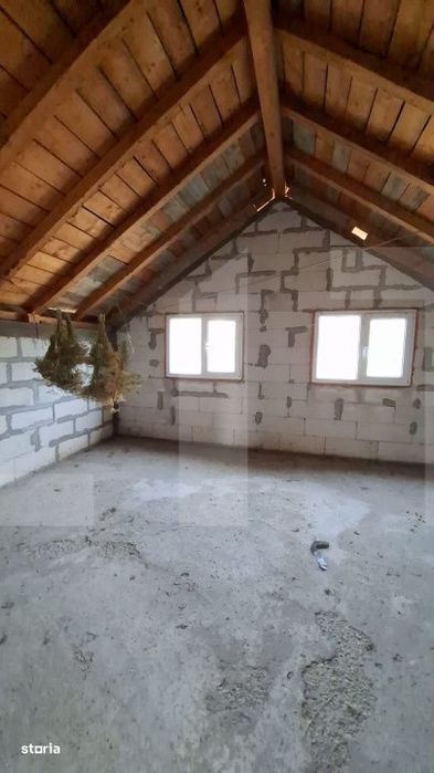 Casa P+M la rosu, teren 582 mp, garaj dublu, doua intrari – Teslui