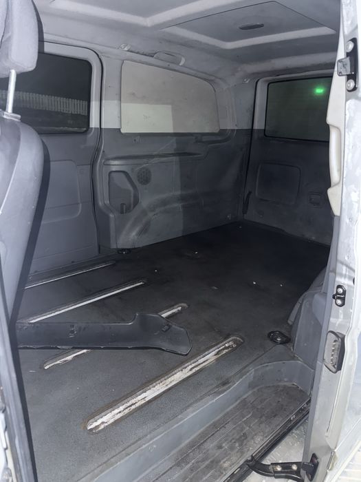 Se vinde mercedes vito 120 motor 3 litri foarte bun recent adus uk