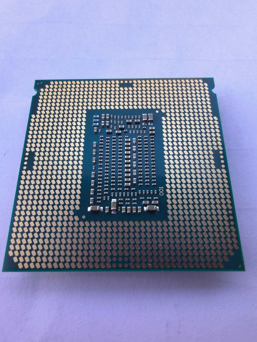 Intel Pentium Gold G5400 la 3,7 GHz, LGA1151, compatibil cu Windows 11