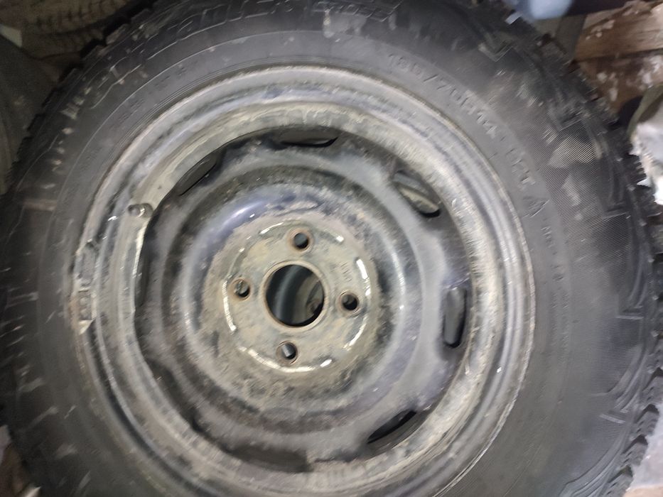 Продам комплект резины