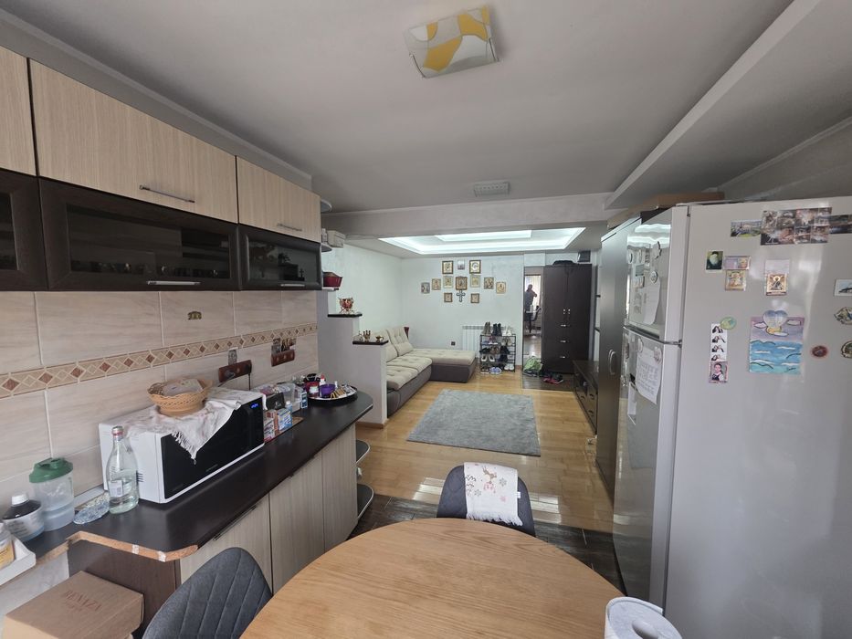 Apartament 3 camere 72mp2 et 2,loc de parcare proprietate