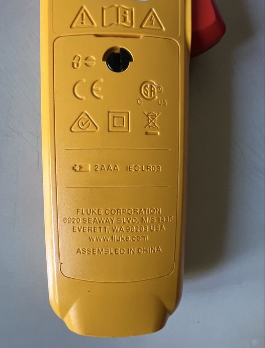 Fluke 325 cleste de curent TRMS CAT IV 300V, CAT III 600 V