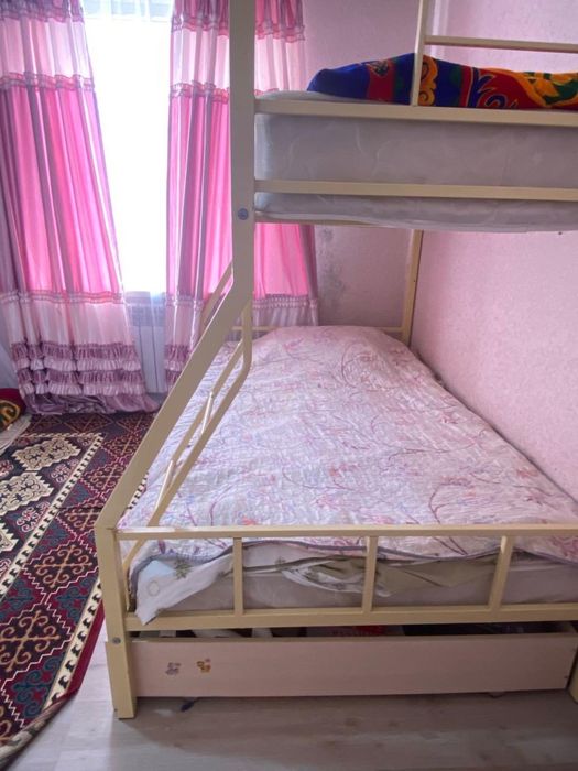 Двухъярусная кровать