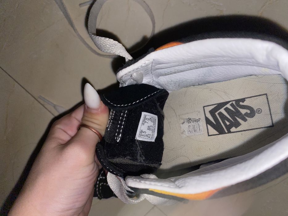 Adidasi vans cu model